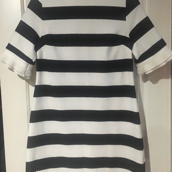 New York & Company Black & White Striped Sheath Dress w/Pleated Sleeves Size S - Picture 3 of 11